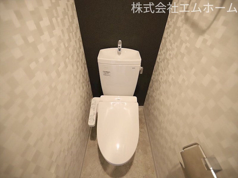 トイレ　温水洗浄便座ウォシュレット付トイレ