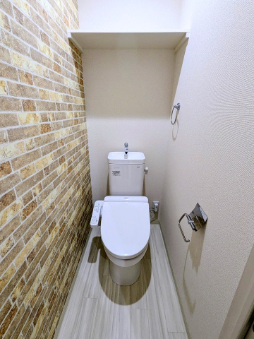 トイレ　温水洗浄便座付き