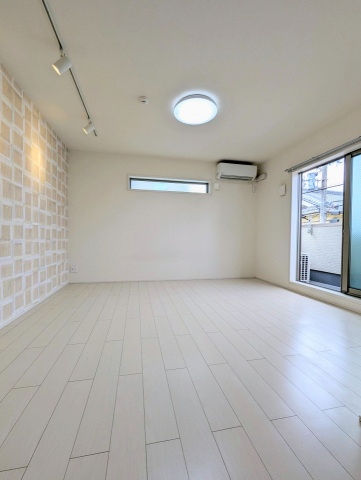 居室・リビング　広々洋室