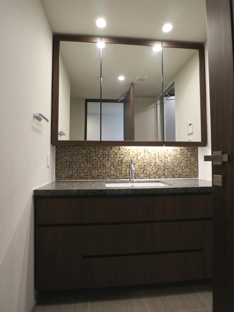 洗面設備　※写真は同タイプ住戸です。