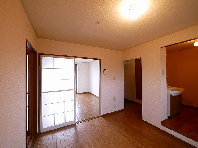 居室・リビング　ゆったり過ごせる居間です