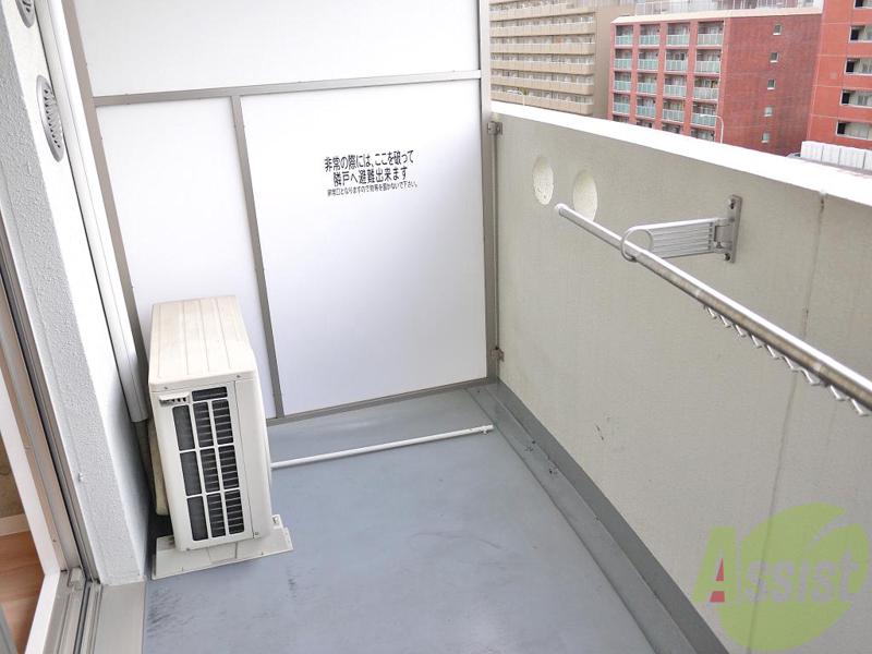 バルコニー　バルコニーはとても広く洗濯物もたっぷり干せそうですね♪