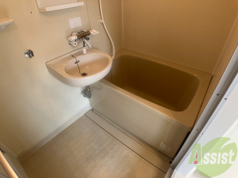 バス・シャワールーム　お風呂になります。一日の疲れを癒してくださいね。