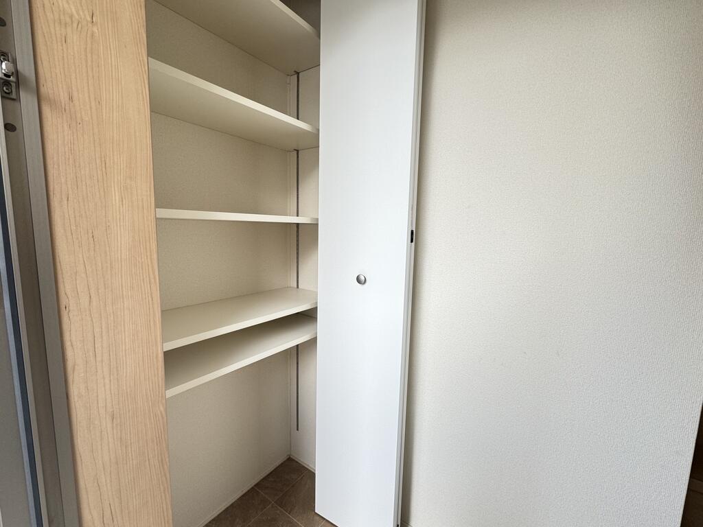 収納　シューズボックス