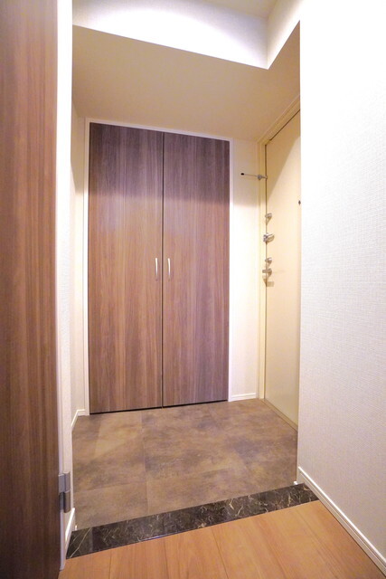 玄関　※写真は同タイプ住戸です。
