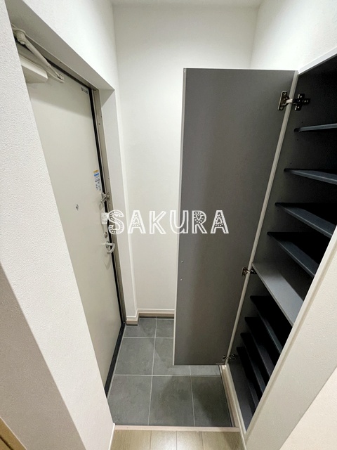 玄関　収納豊富なシューズボックスです♪