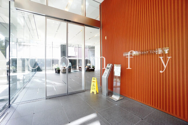 エントランス　オートロックのあるエントランス