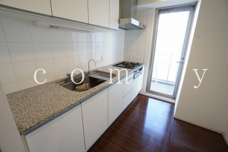 キッチン　料理のし易い大型キッチン