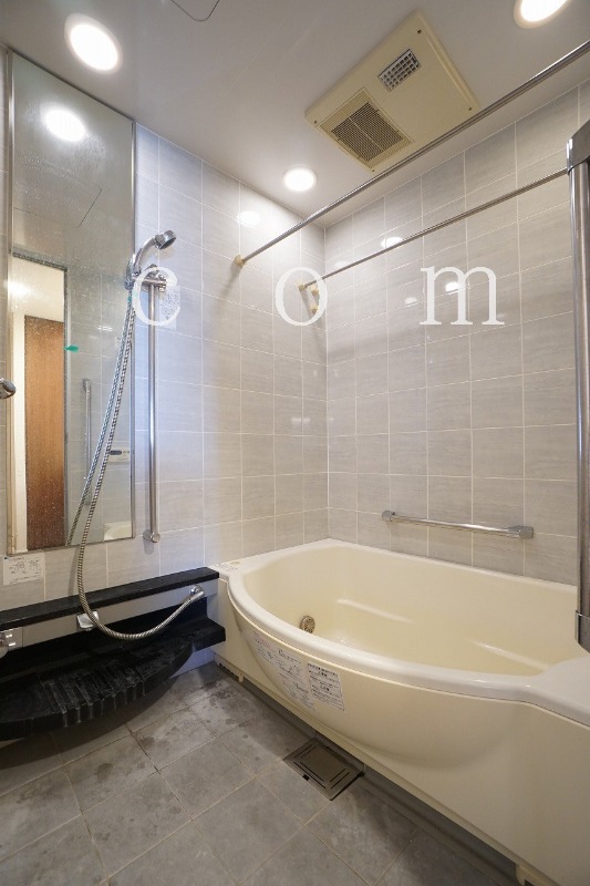 バス・シャワールーム　追炊き・浴室乾燥機付きバス