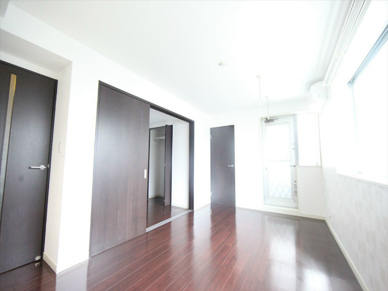 バルコニー　ＬＤＫ9帖　洋室3.1帖とつなげても仕切っても使えます