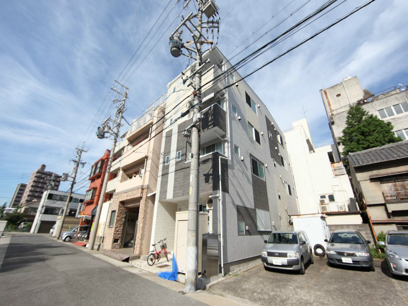 建物外観　外観　オートロック付　1フロア2部屋全部屋角部屋