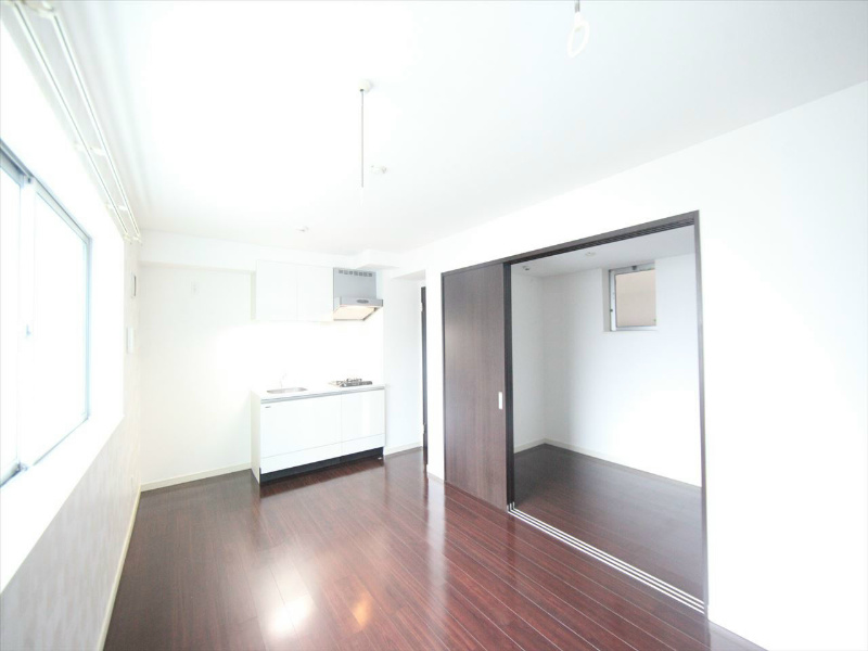 居室・リビング　ＬＤＫ9帖　洋室3.1帖とつなげても仕切っても使えます