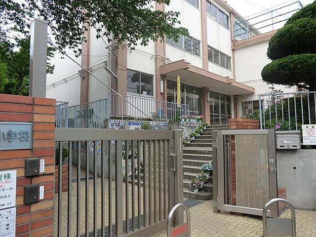 小学校　豊島区立富士見台小学校（小学校）まで417m