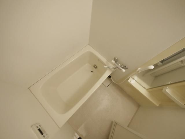 バス・シャワールーム　他号室の室内写真です