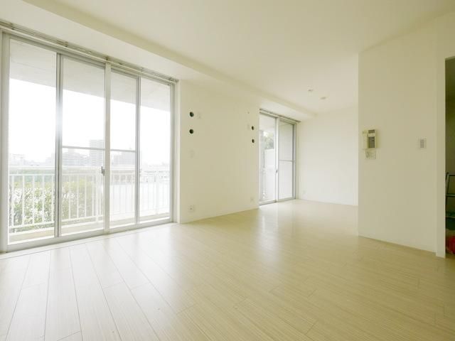 居室・リビング　他号室の室内写真です