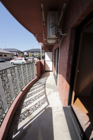 バルコニー　※同タイプの別の部屋の写真です。