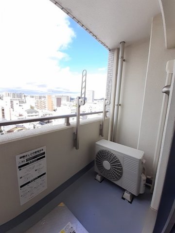 バルコニー　暖かな日差しのふりそそぐバルコニー