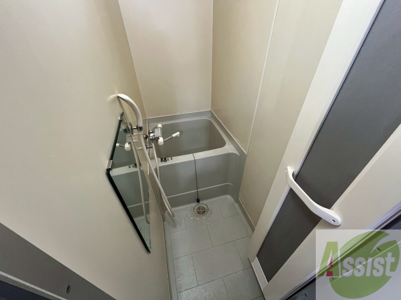 バス・シャワールーム　ユニットバスです。疲れを癒すのに欠かせませんね！