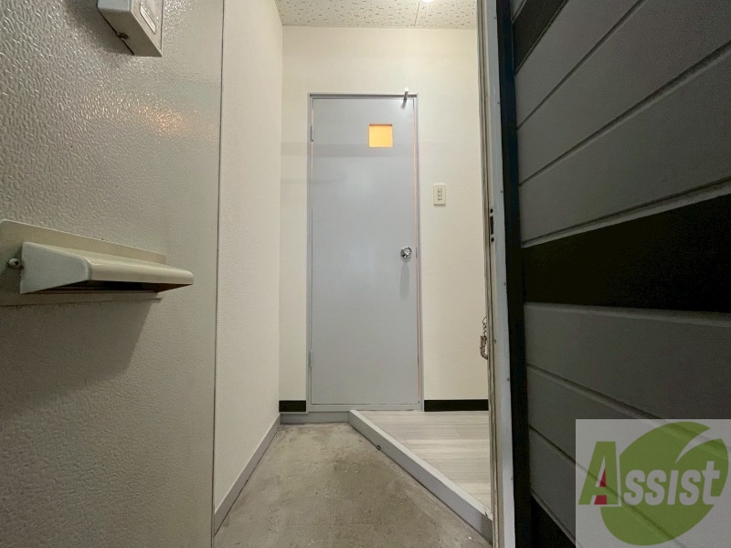 玄関　玄関の様子です。明るい印象ですね。気分もあがりそう。