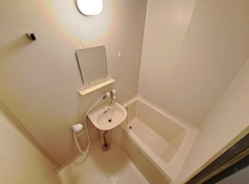 バス・シャワールーム　図面と現状に相違がある場合には現状を優先