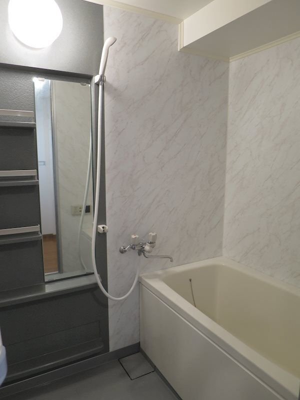 バス・シャワールーム　※別部屋参考写真