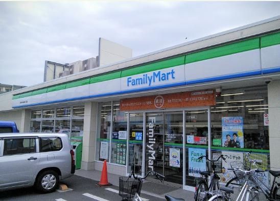 コンビニ　ファミリーマート三度屋大森東四丁目店（コンビニ）まで400m