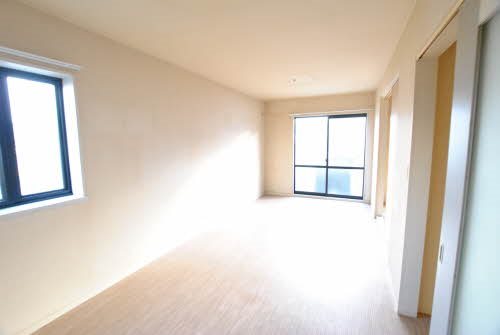 居室・リビング　※別号室の写真になります。