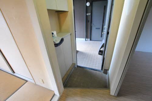 玄関　※別号室の写真になります。