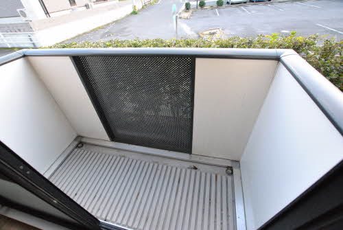 バルコニー　※別号室の写真になります。