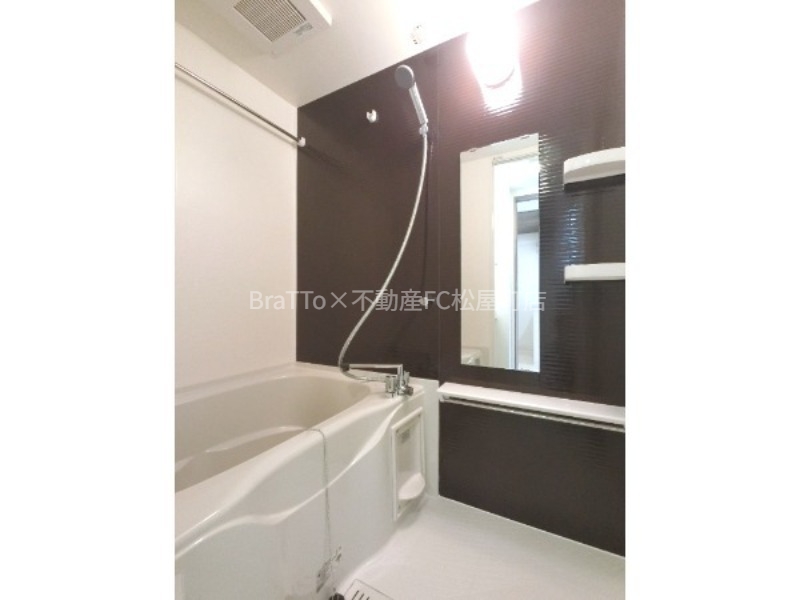 バス・シャワールーム　バス（浴室乾燥機付き）