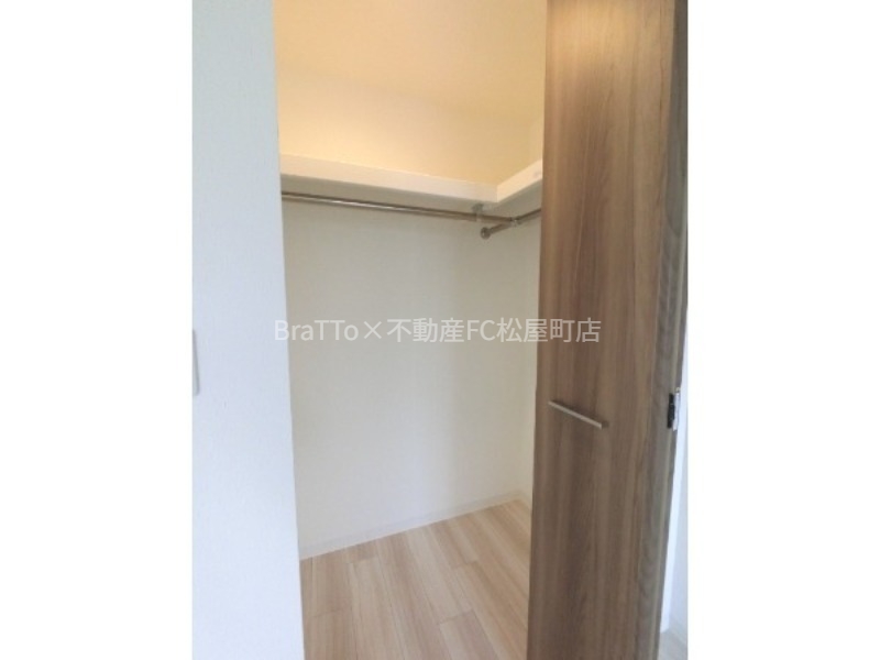 収納　収納（ウォークインクローゼット）