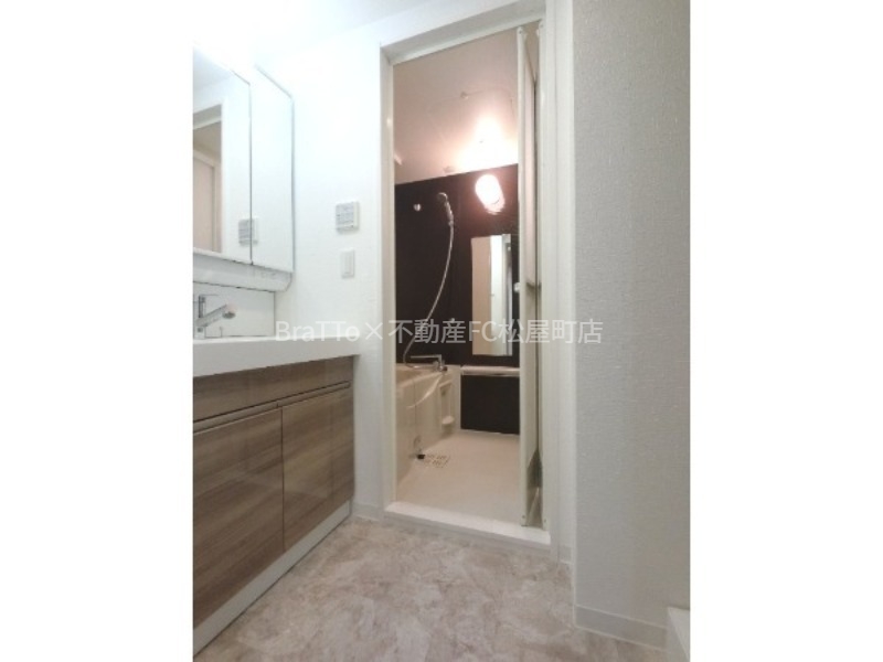 洗面設備　脱衣場