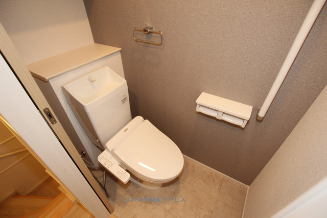 トイレ　コンパクトで使いやすいトイレです アウローラ・カーサ　201