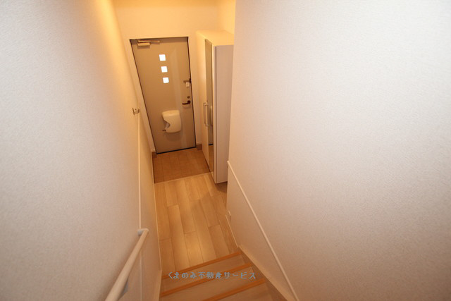 玄関　落ち着いた玄関です アウローラ・カーサ　201号室　2021