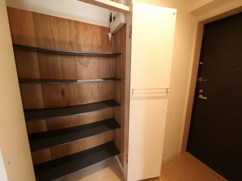 玄関　玄関　シューズボックス（収納充実してます）