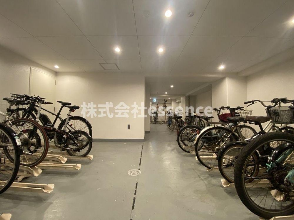 駐車場　弊社ではオンライン対応・現地対応可能です♪