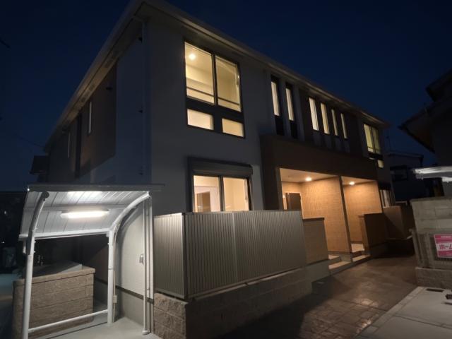 建物外観　外観写真（夜）