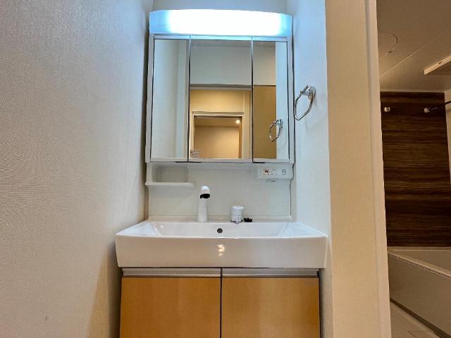 洗面設備　洗髪洗面化粧台