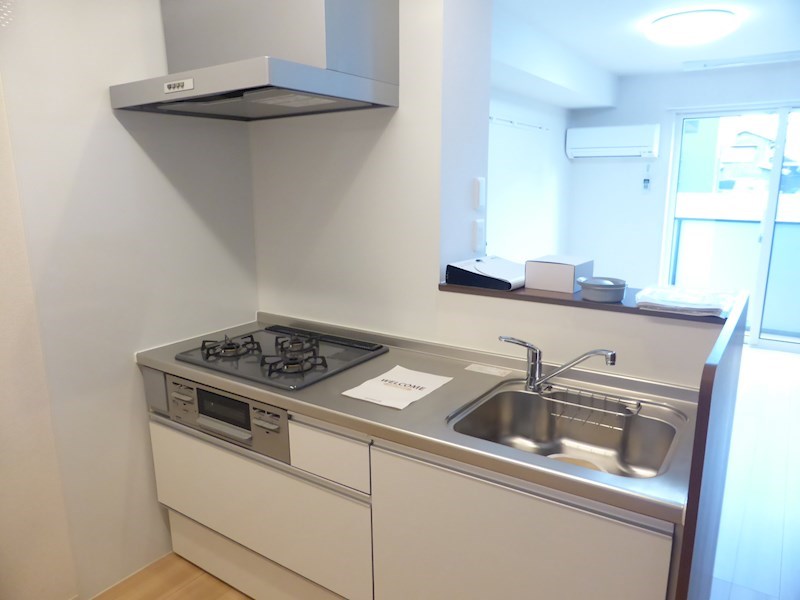 キッチン　同物件別部屋