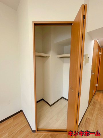 収納　写真は別のお部屋です。