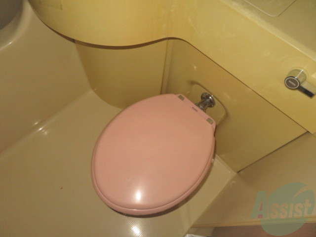 トイレ　こちらはトイレです。清潔感があり、安心して使用できます。