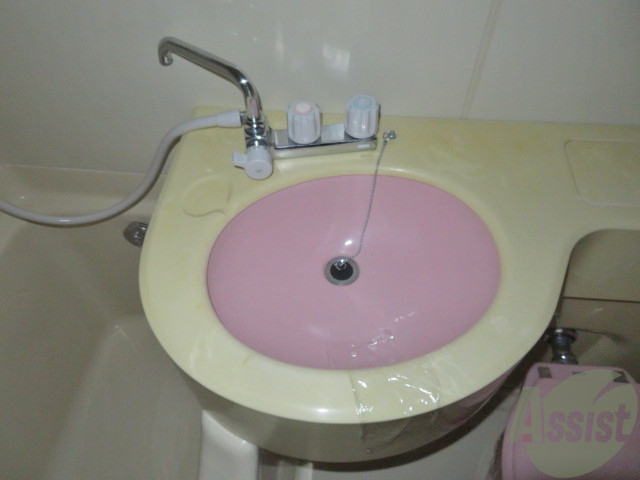 洗面設備　洗面台。身支度にはかかせないですよね～。