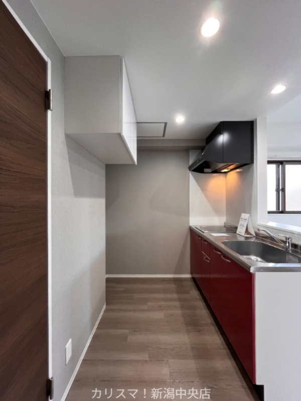 キッチン　※別部屋参考写真