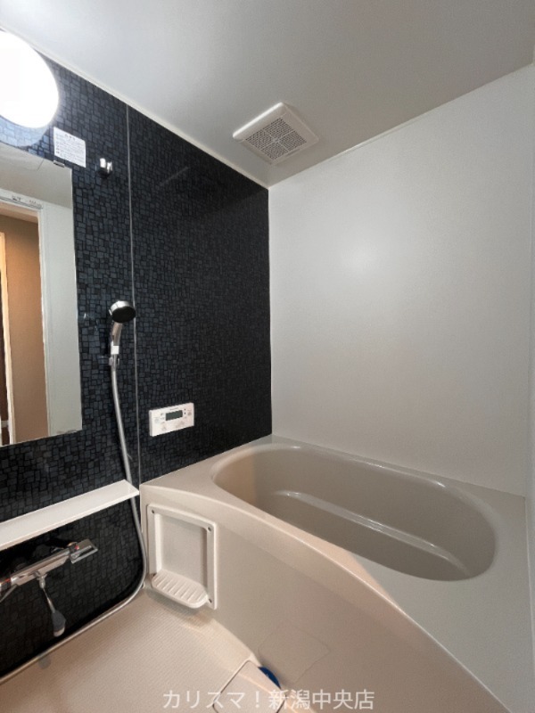 バス・シャワールーム　※別部屋参考写真