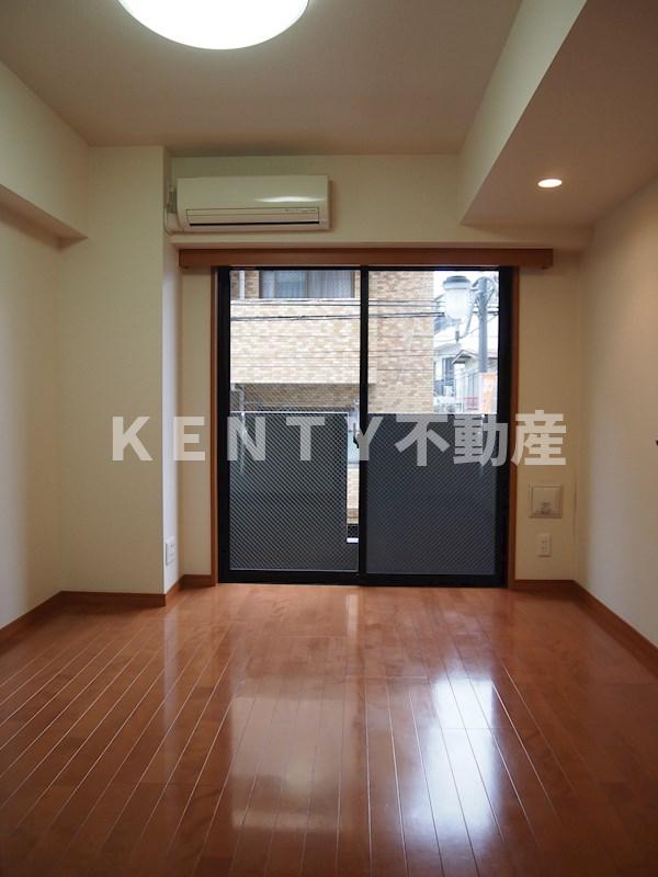 居室・リビング　居間です