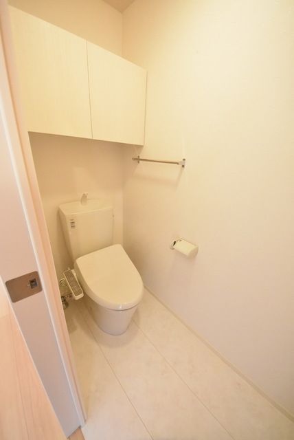 トイレ　温水洗浄便座