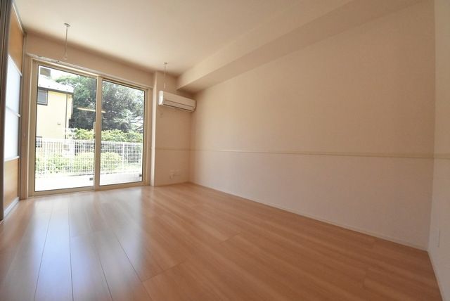 居室・リビング　広々居室