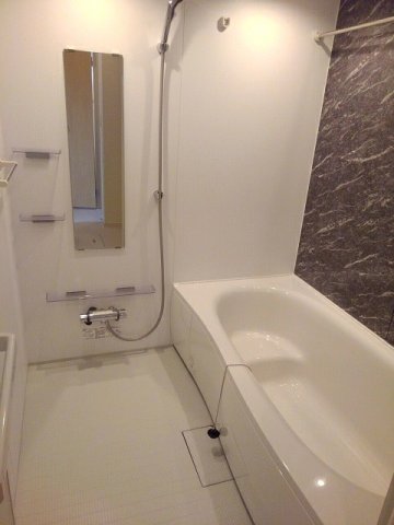 バス・シャワールーム　ゆったり過ごせるお風呂です