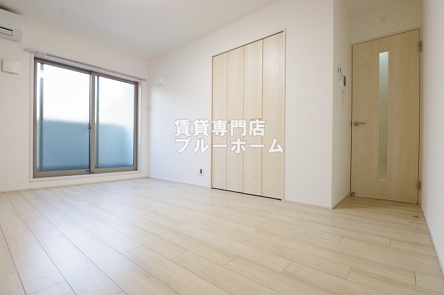 その他部屋・スペース　別角度からの洋室です！