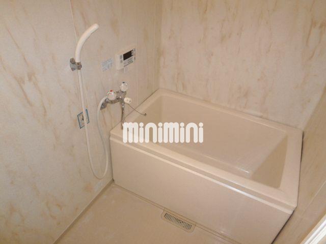 バス・シャワールーム　追焚き付きのバスルームはゆったりできます